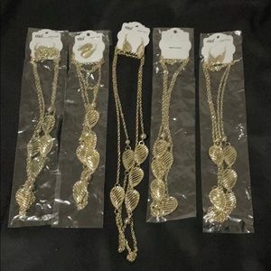 Fashionable 5-Pieces Necklace Chain With Earring